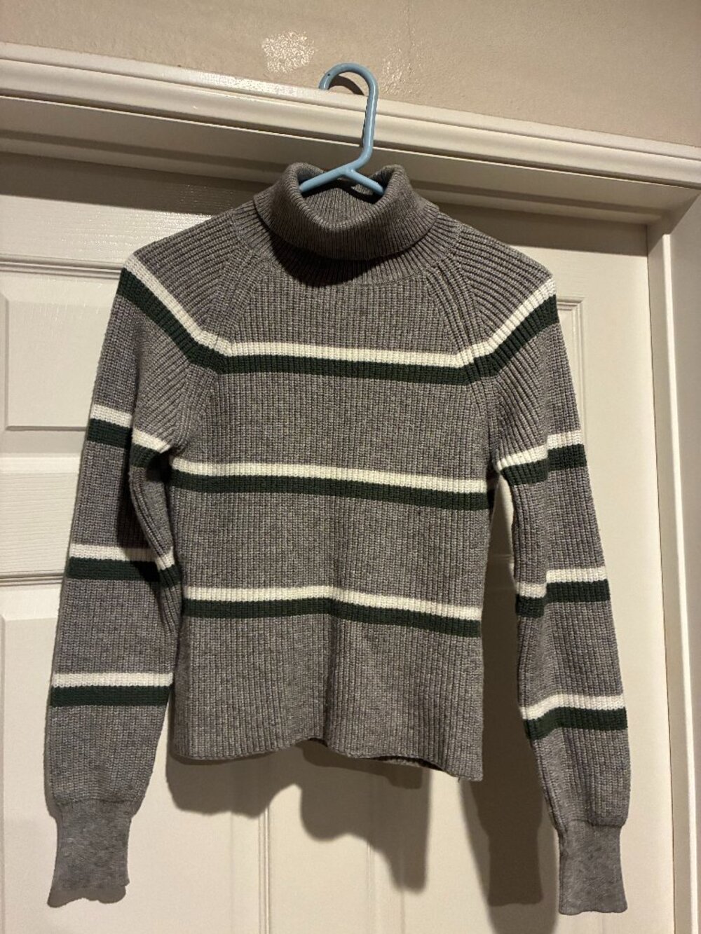 Like new Anna Rae XS striped turtleneck sweater